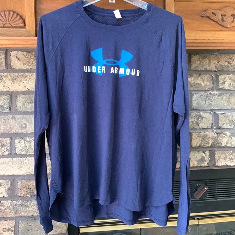 Womens long sleeved under armour knit top navy blue